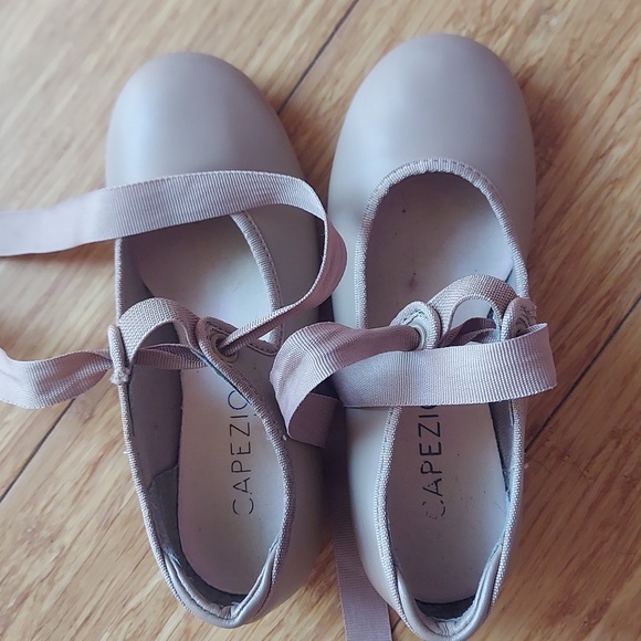 Capezio 10.5 tap shoes, nude - Picture 8 of 9